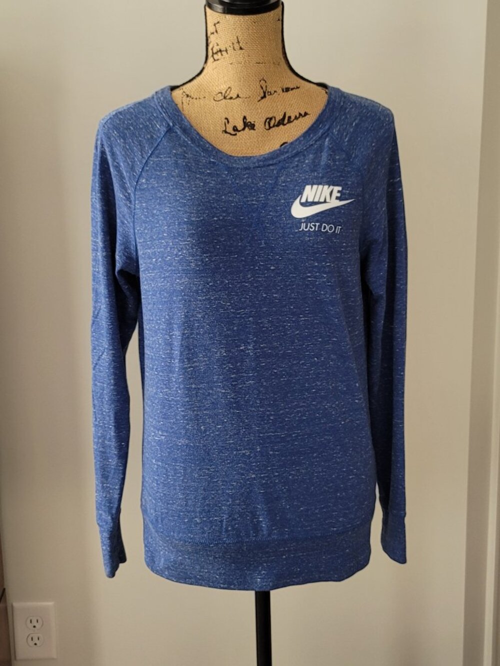 Nike Ladies Blue Variegated Long Sleeve Shirt Size Small